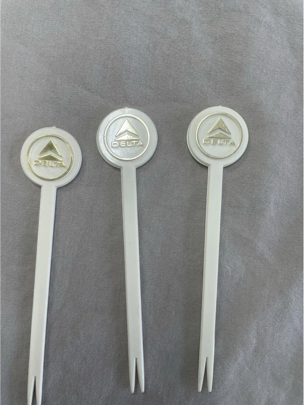 (3) Vintage c1970s DELTA Airlines 4